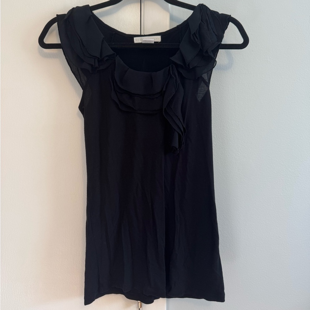 Design History Black Ruffled Sleeveless Blouse. Size XS